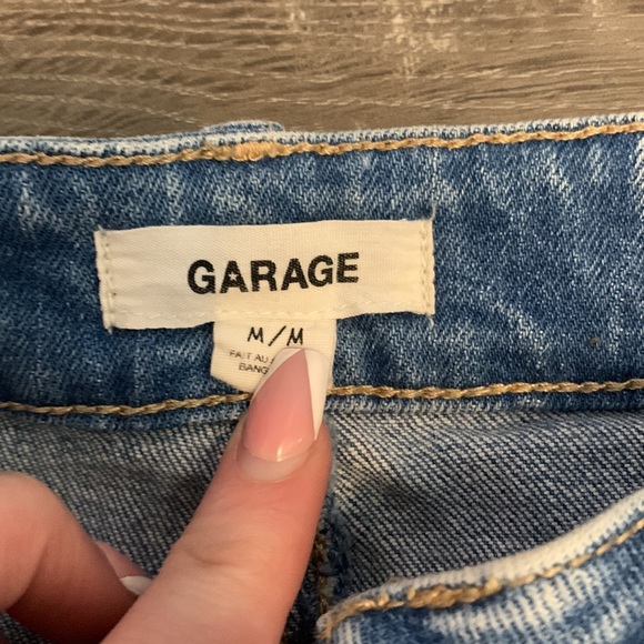 Garage key hole zip up skirt - Picture 2 of 4